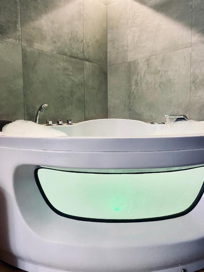 Apartment Premium Jacuzzi For Couples, Old Town 克拉科夫 外观 照片